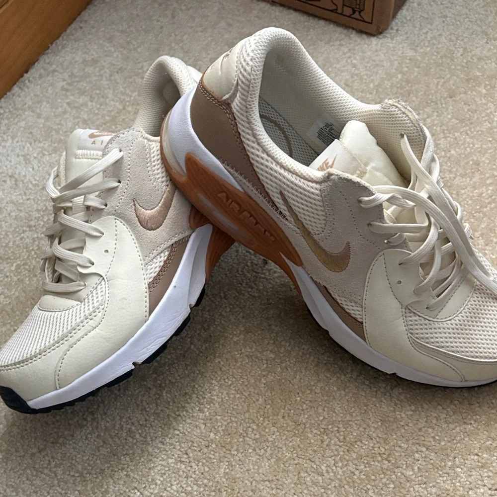 Nike Women’s Air Max Cream and Tan Athletic Sneakers - Picture 1 of 3